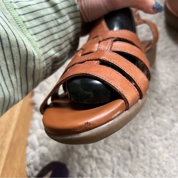 Naturlizer Women's Brown Leather Gladiator Style Velcro Adjustable Ankle Sandals - Picture 8 of 12